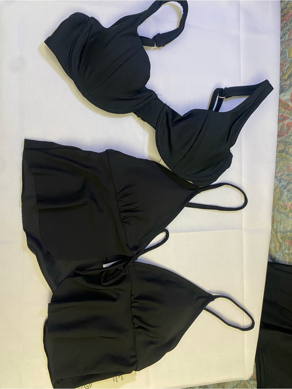 Woman’s swim bundle - Picture 3 of 9